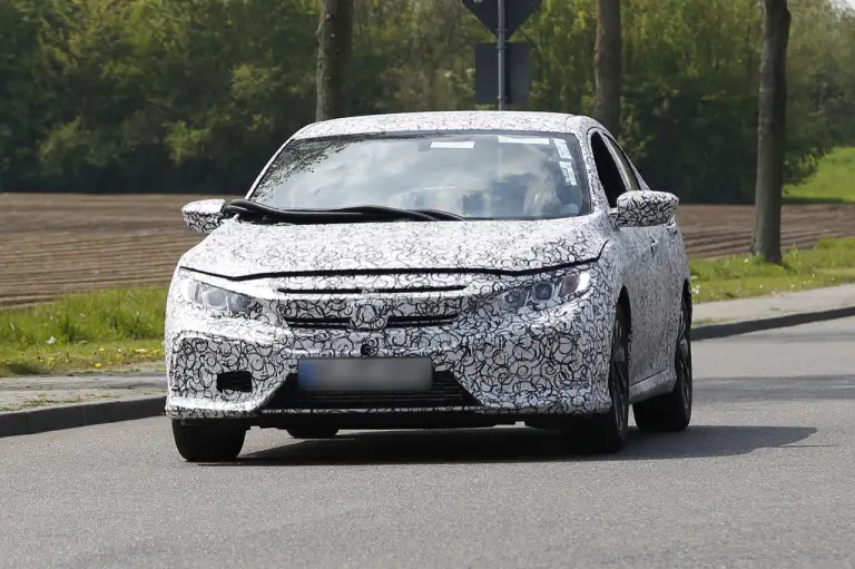 Honda Civic - foto spia maggio 2016 - 18