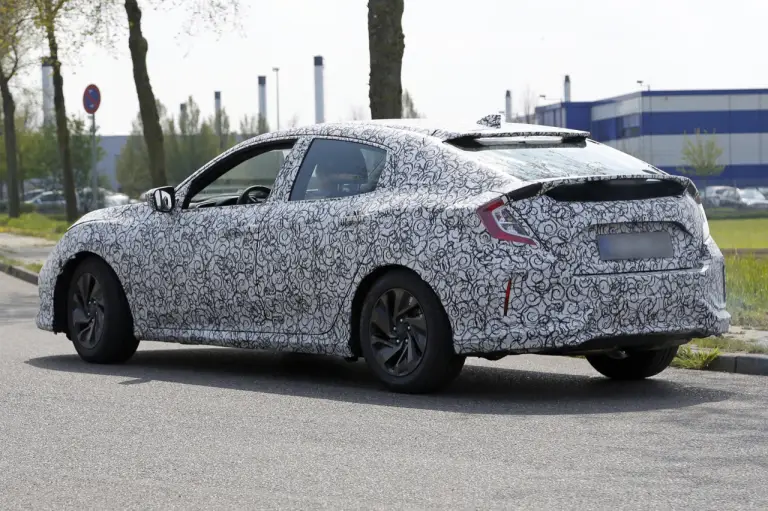 Honda Civic - foto spia maggio 2016 - 13
