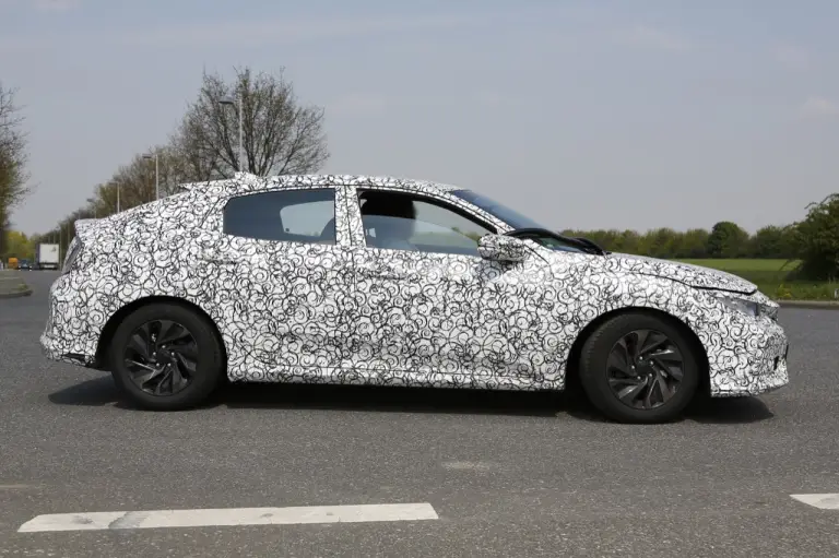 Honda Civic - foto spia maggio 2016 - 9
