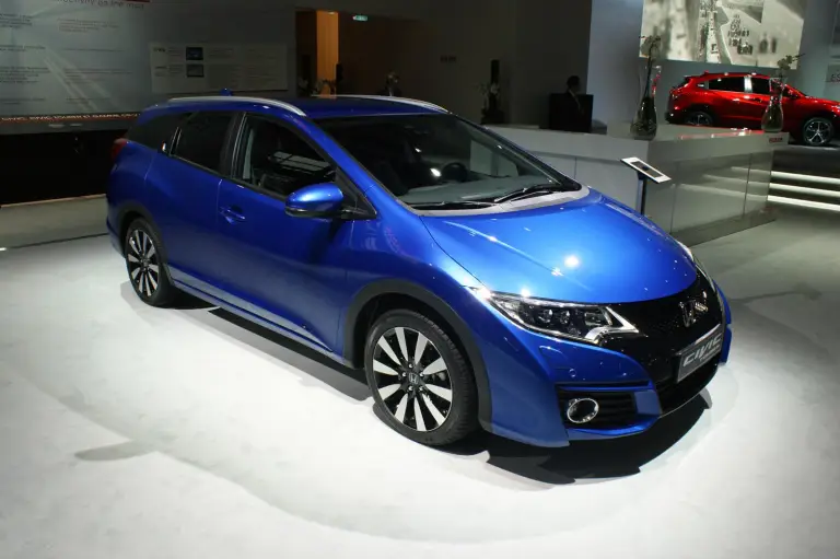 Honda Civic restyling - Salone di Parigi 2014 - 6
