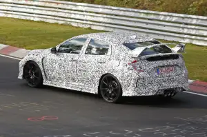 Honda Civic Sedan Type R - foto spia (ottobre 2015) - 7