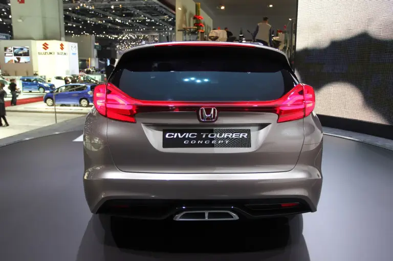 Honda Civic Tourer Concept LIVE - Salone di Ginevra 2013 - 6