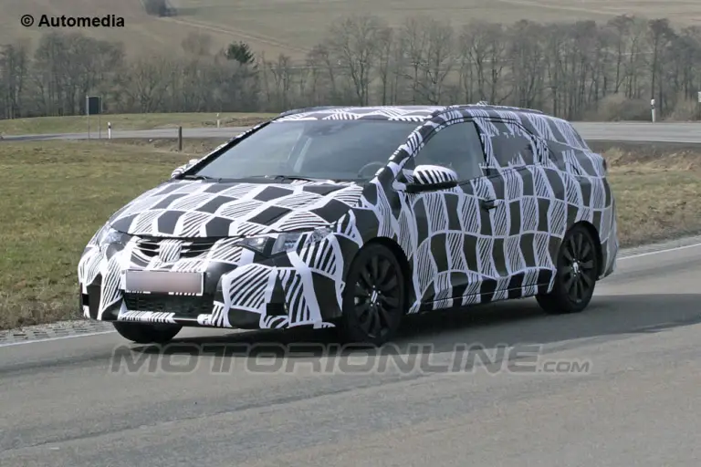 Honda Civic Tourer - Foto spia 12-04-2013 - 3