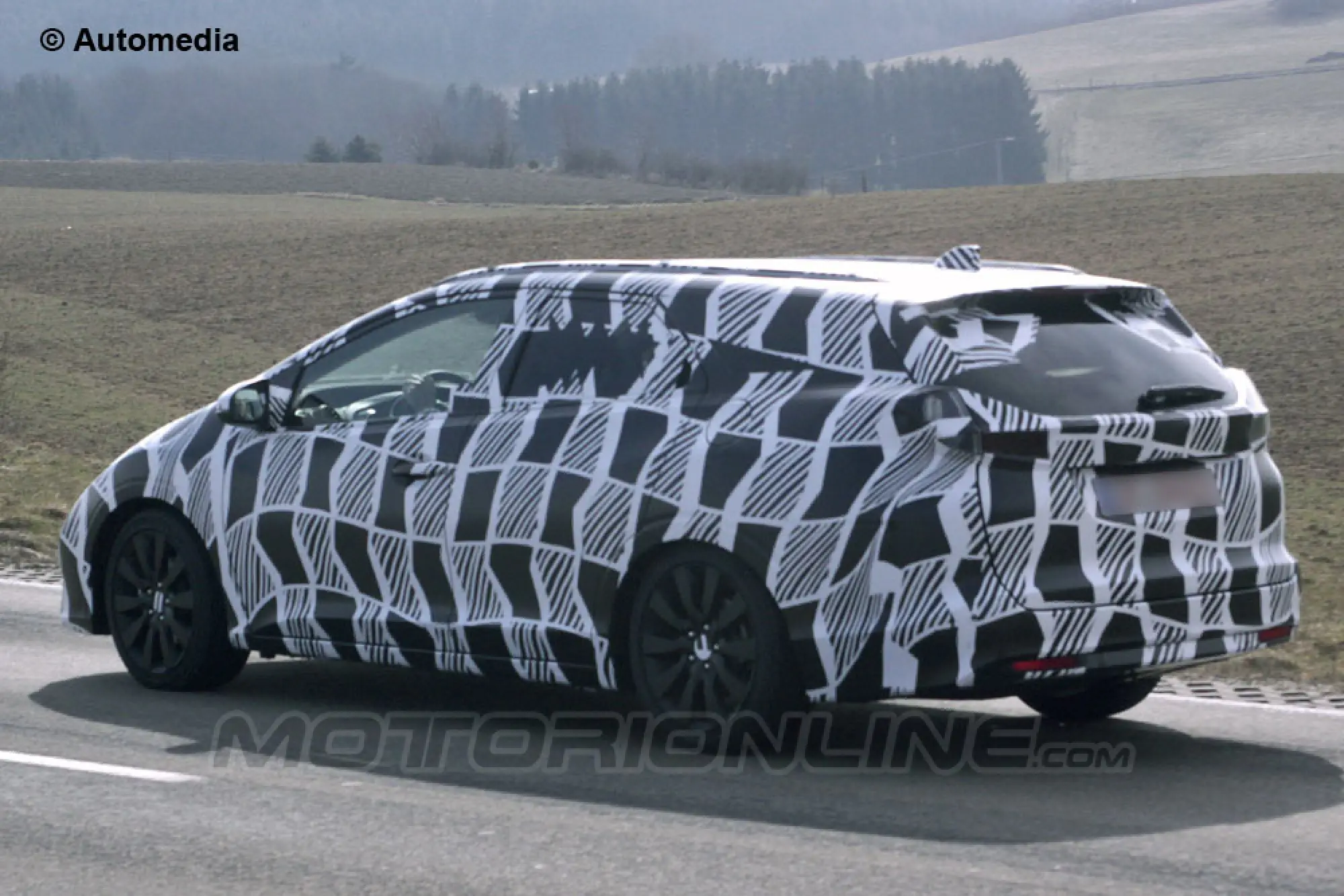 Honda Civic Tourer - Foto spia 12-04-2013 - 5