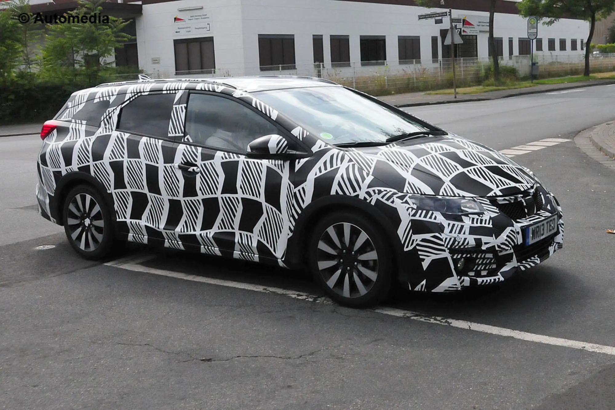 Honda Civic Tourer restyling - foto spia - 3
