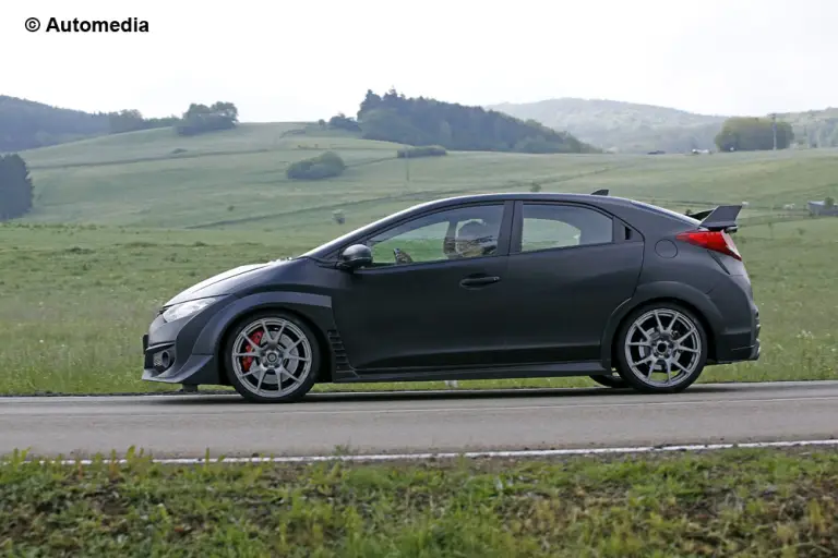 Honda Civic Type-R 2015 - Foto spia 15-05-2014 - 5