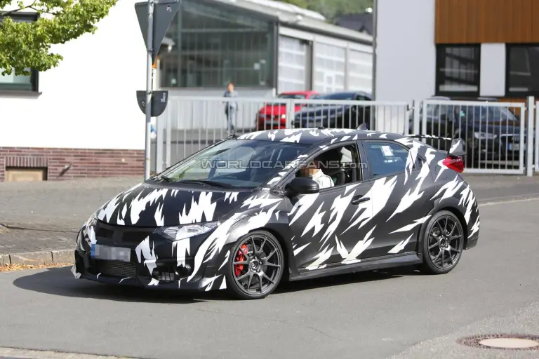 Honda Civic Type R 2015 nuove foto spia - 2