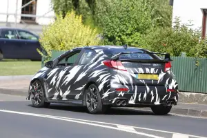 Honda Civic Type R 2015 nuove foto spia - 9