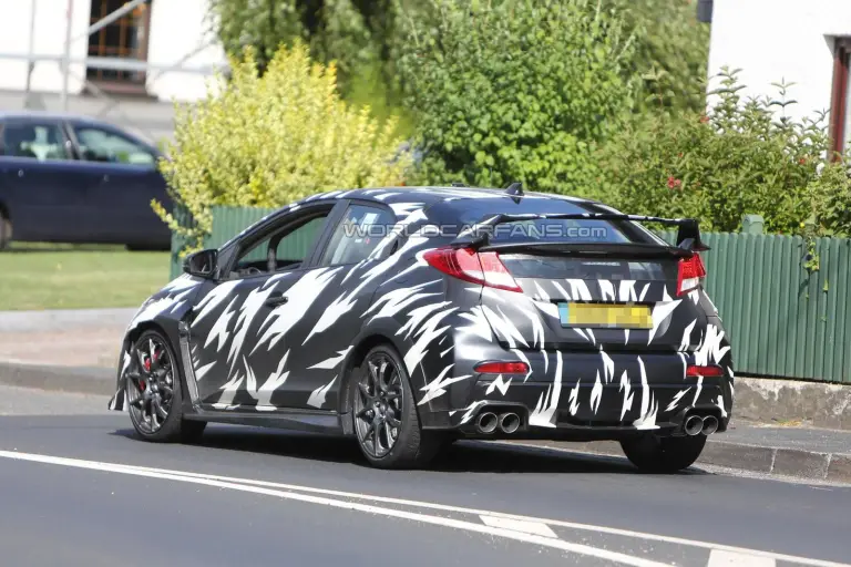 Honda Civic Type R 2015 nuove foto spia - 9