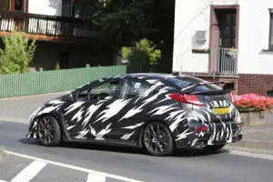 Honda Civic Type R 2015 nuove foto spia - 10