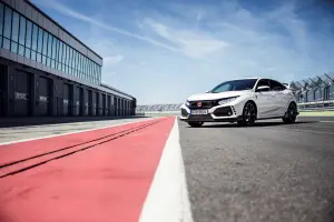 Honda Civic Type R 2017 - 23