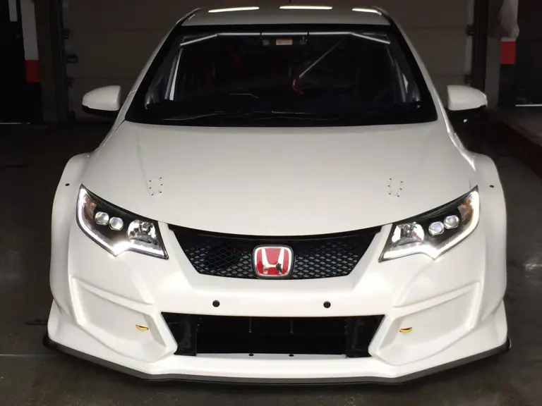 Honda Civic Type R BTCC 2015 - 4
