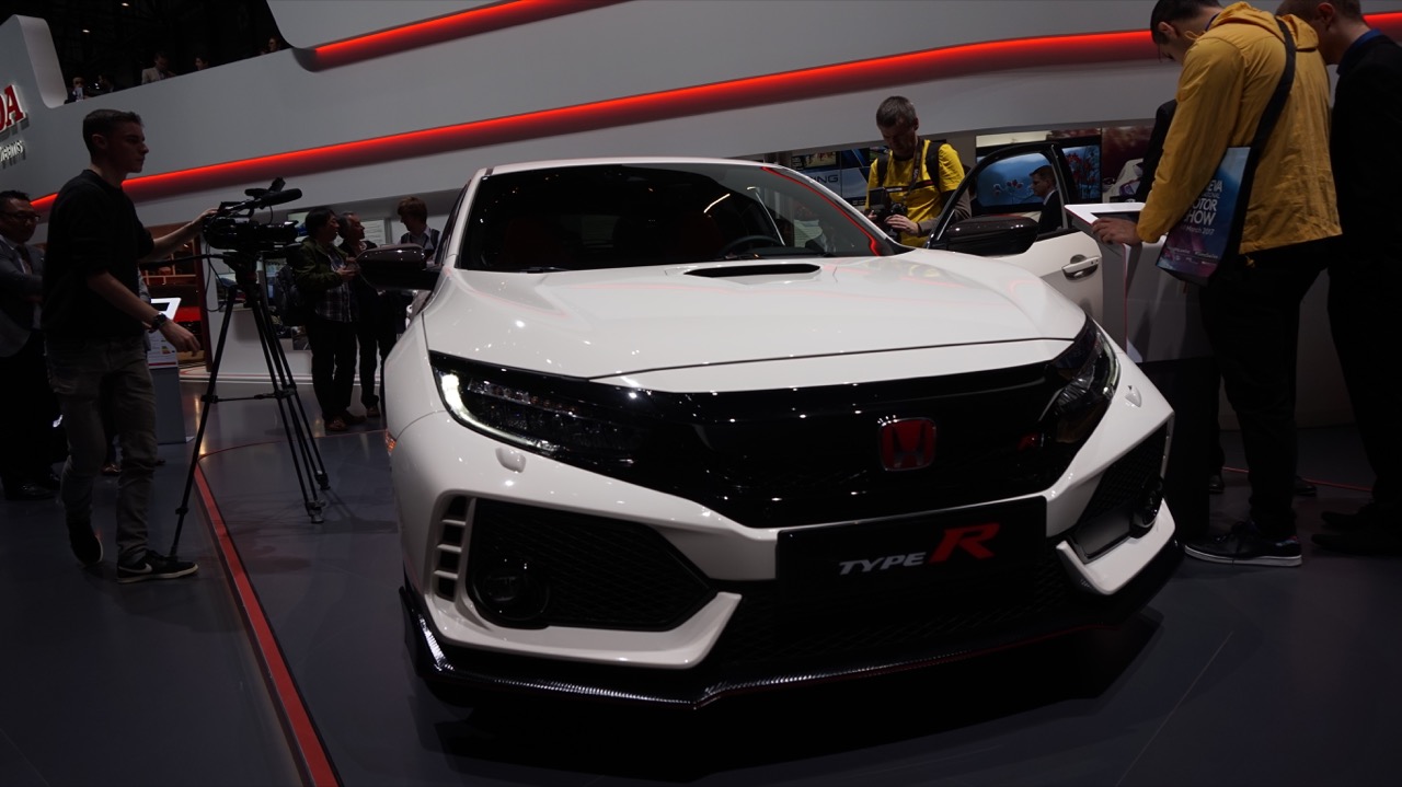 Honda Civic Type-R Foto Live - Salone di Ginevra 2017