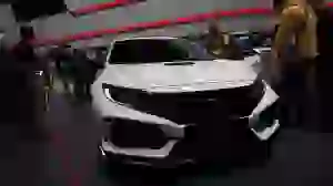 Honda Civic Type-R Foto Live - Salone di Ginevra 2017