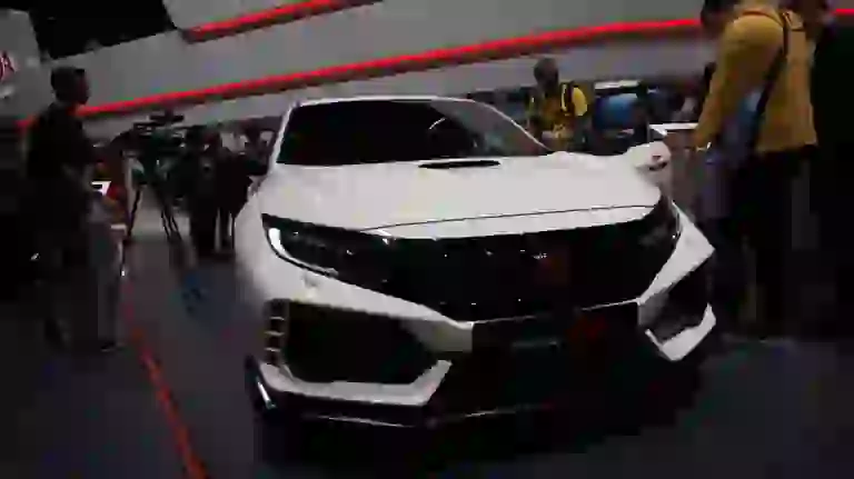 Honda Civic Type-R Foto Live - Salone di Ginevra 2017 - 1