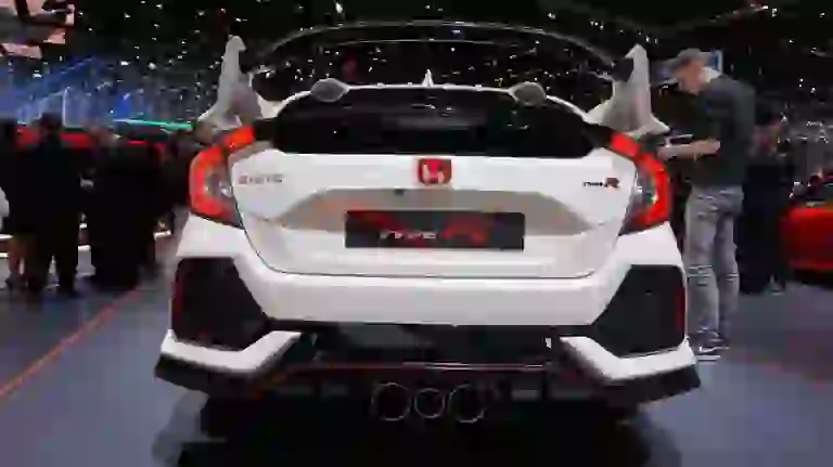 Honda Civic Type-R Foto Live - Salone di Ginevra 2017 - 7