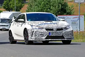 Honda Civic Type R foto spia 17 luglio 2018