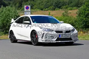 Honda Civic Type R foto spia 17 luglio 2018