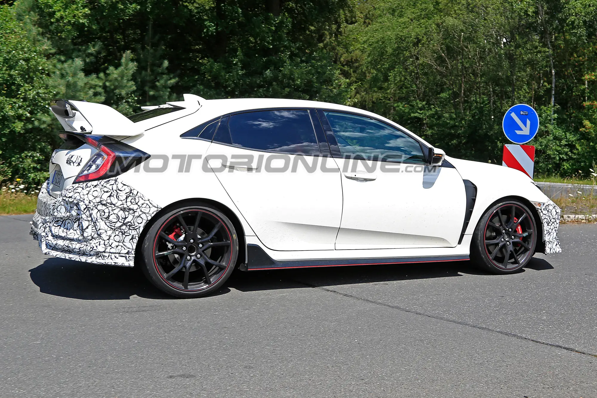 Honda Civic Type R foto spia 17 luglio 2018 - 6