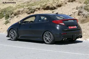 Honda Civic Type R - foto spia (agosto 2014)