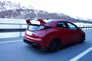 Honda Civic Type R - Prova su Strada 2017