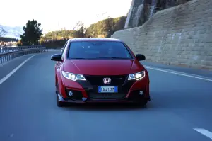 Honda Civic Type R - Prova su Strada 2017