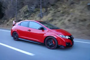 Honda Civic Type R - Prova su Strada 2017