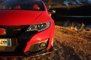 Honda Civic Type R - Prova su Strada 2017