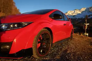 Honda Civic Type R - Prova su Strada 2017