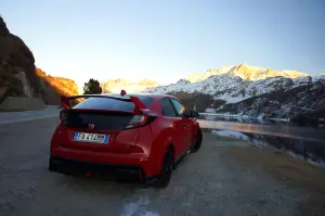 Honda Civic Type R - Prova su Strada 2017