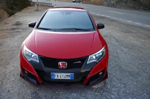 Honda Civic Type R - Prova su Strada 2017