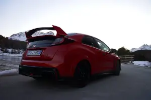 Honda Civic Type R - Prova su Strada 2017