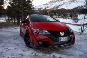 Honda Civic Type R - Prova su Strada 2017