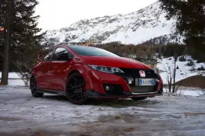 Honda Civic Type R - Prova su Strada 2017