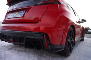 Honda Civic Type R - Prova su Strada 2017