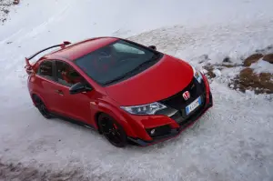 Honda Civic Type R - Prova su Strada 2017