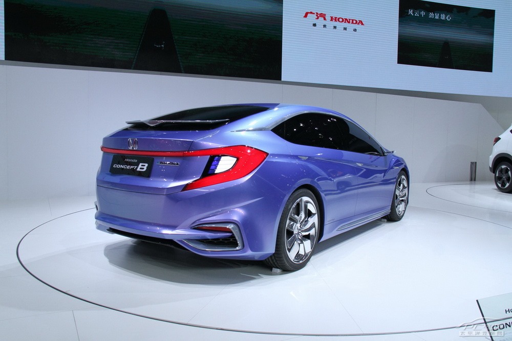 Honda Concept B Sport Hybrid 