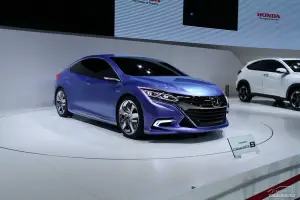 Honda Concept B Sport Hybrid  - 2