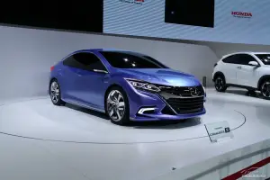 Honda Concept B Sport Hybrid 