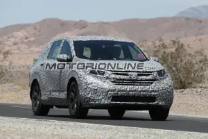 Honda CR-V 2018 (foto spia)