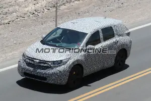 Honda CR-V 2018 (foto spia)