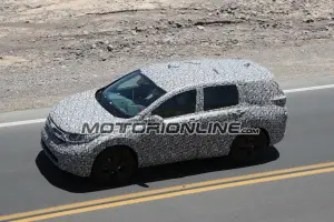 Honda CR-V 2018 (foto spia)