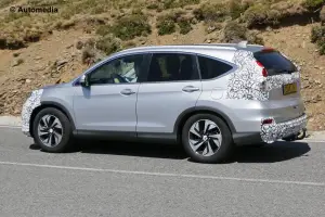 Honda CR-V Facelift - foto spia (settembre 2014) - 4