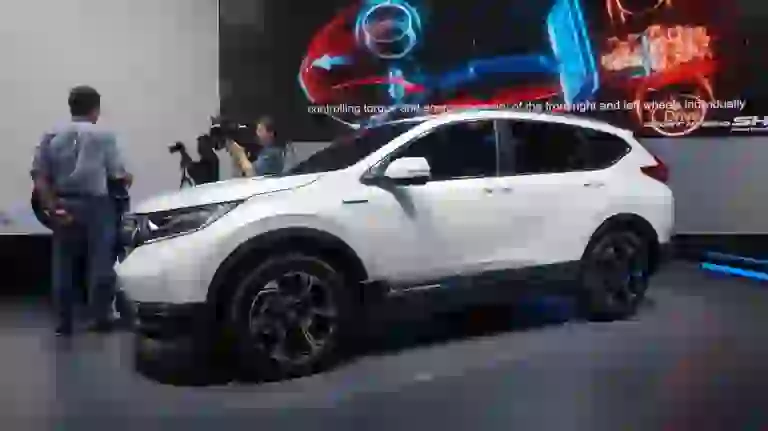 Honda CR-V Hybrid Prototype Foto Live - Salone di Francoforte 2017 - 2
