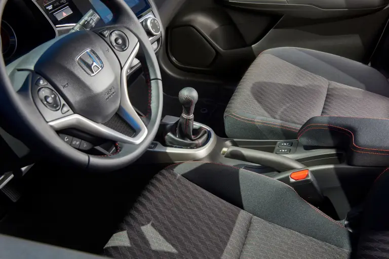 Honda Jazz Dynamic Version  - 6