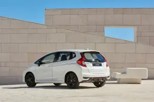 Honda Jazz Dynamic Version  - 11