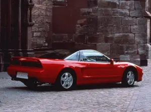 Honda NSX la supercar compie 30 anni