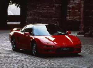 Honda NSX la supercar compie 30 anni