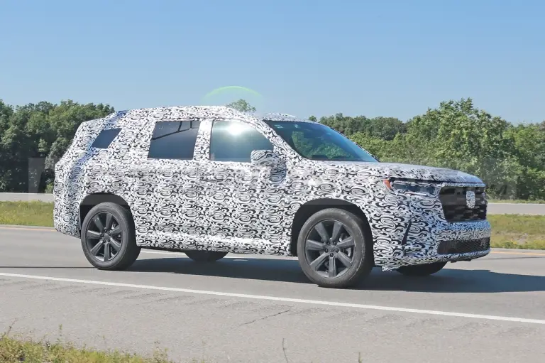 Honda Pilot 2023 - Foto Spia 24-06-2022 - 12