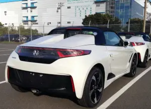 Honda S660 Roadster foto spia senza veli